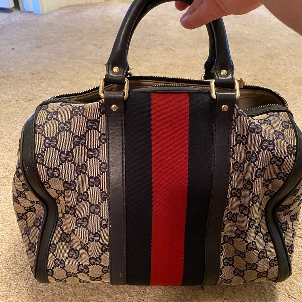 Authentic Gucci purse - Picture 2 of 7